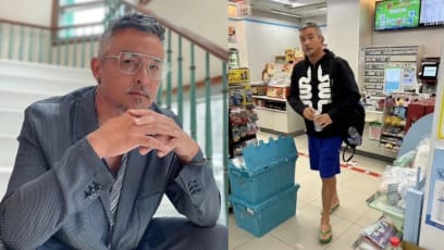 Christopher Lee’s Casual Shorts & Slippers Outfit In Taiwan Made Heads Turn