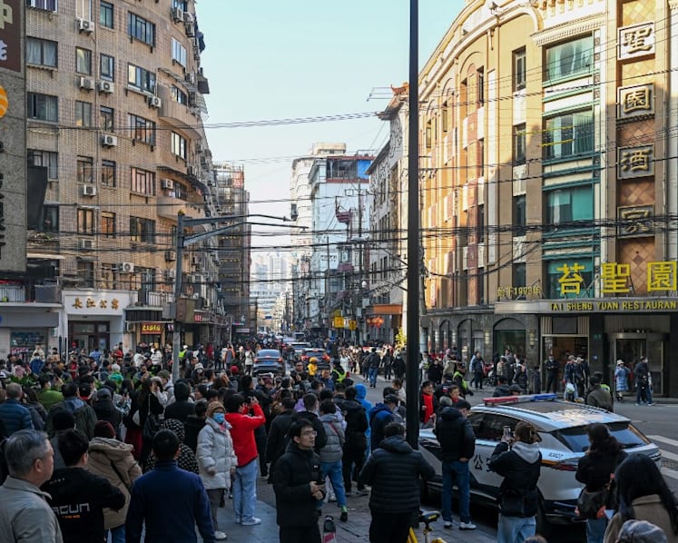China’s stock market rout hurts more than fiction of hit drama Blossoms Shanghai