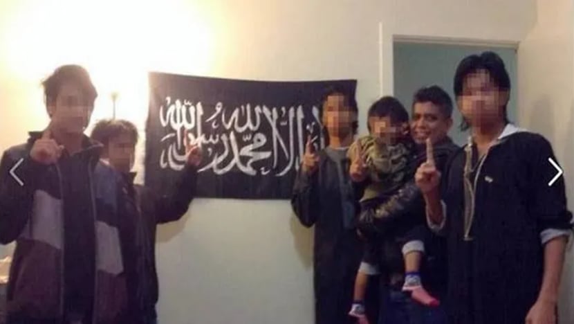 Tahanan ISA dipenjara kerana buat kenyataan palsu dalam permohonan pasport Tahanan ISA dipenjara kerana buat kenyataan palsu dalam permohonan pasport