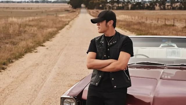 周杰伦新歌《七月的极光》MV 520上线啦！