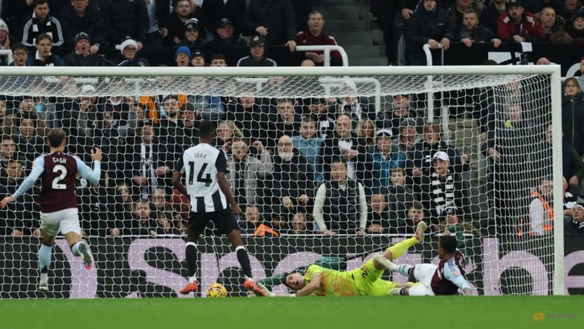 Newcastle crush 10-man Villa 3-0 after Duran sees red Newcastle crush 10-man Villa 3-0 after Duran sees red