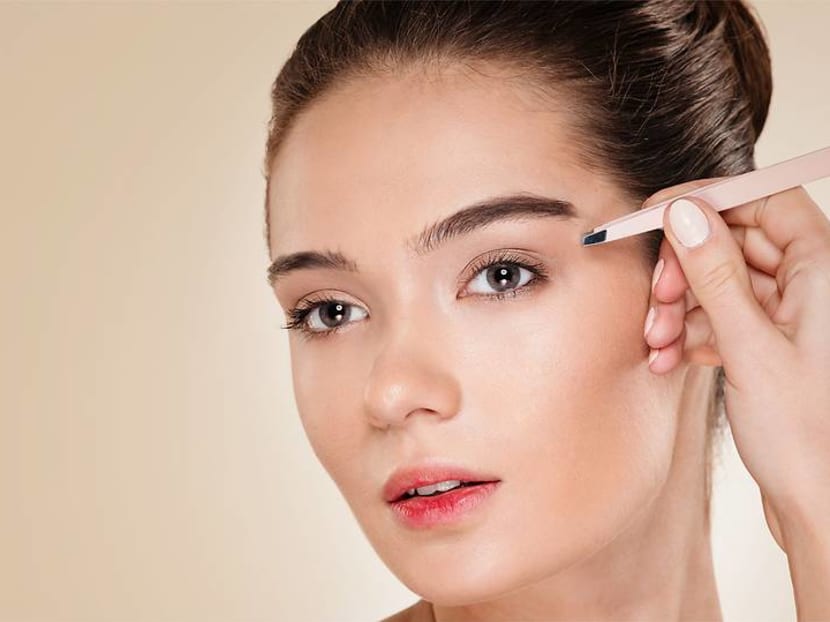 How to groom your eyebrows like a pro when you&rsquo;re at home