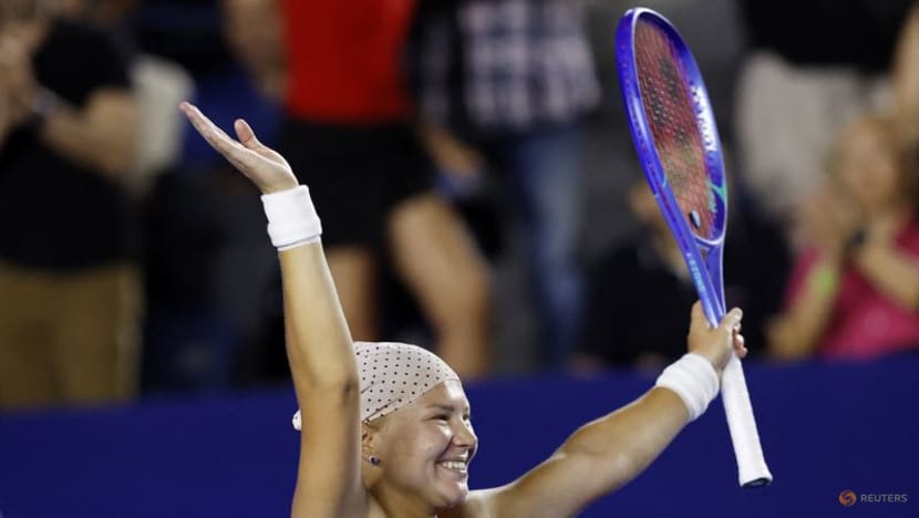 Shnaider downs Alexandrova to claim Monterrey Open title