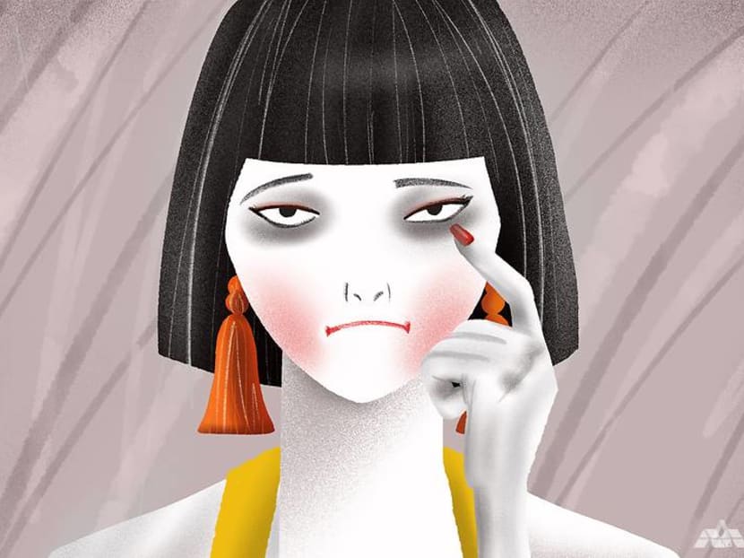 What causes dark eye circles? And what’s the best way to get rid of these?