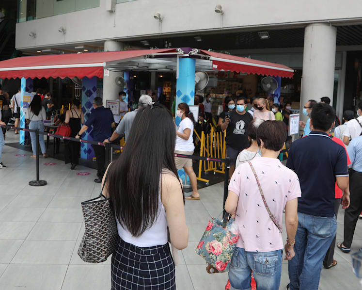 Covid-19: Confusion, frayed tempers at coffee shops, hawker centres, malls on 1st day of entry curbs for unvaccinated patrons