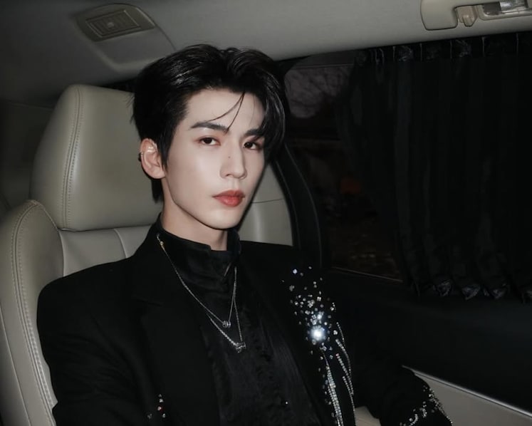 Pursuit Of Jade star Zhang Linghe to reimburse fans after viral overcrowding incident in China