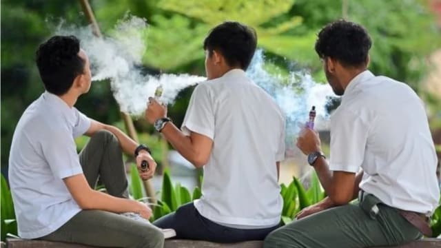 烟草消费税上调 专家：或导致更多烟民转向抽电子烟