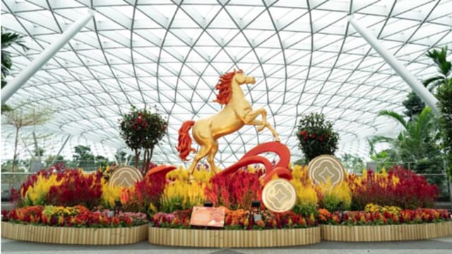 樟宜机场和星耀樟宜迎接马年 神话机械马与花艺装置亮相