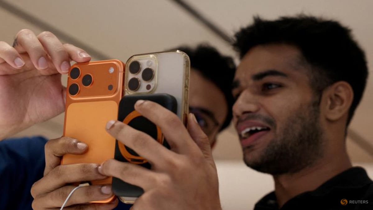 channelnewsasia.com - Andy Mukherjee - Commentary: Apple's iPhone factories won't make India the next China