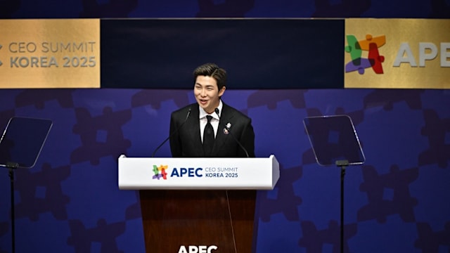 APEC峰会上发表演讲 BTS队长吁以文化跨越国界