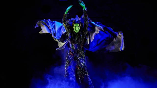 舞台绚丽、歌声悦耳　“WICKED”音乐剧带你走进魔法盛宴