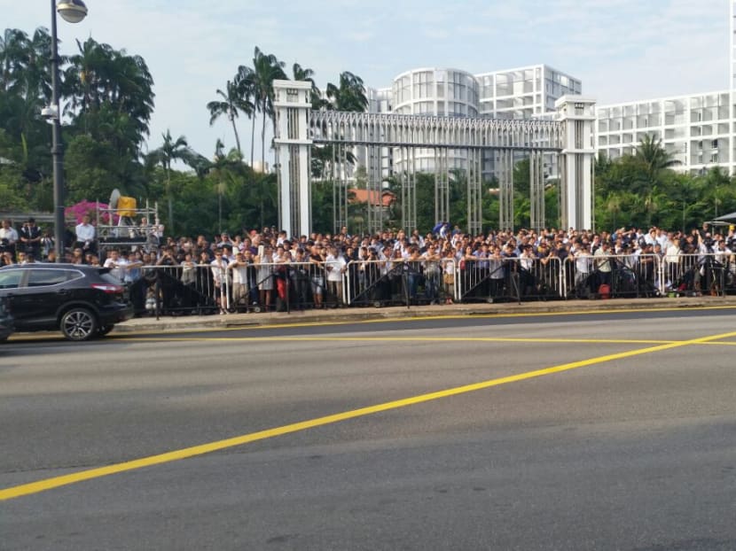 Loyal staff give Mr Lee Kuan Yew final send-off