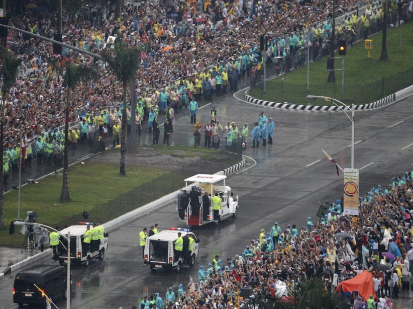 Record 6 million turn out for pope’s final day in Manila