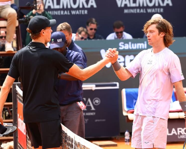 Sinner surges into Rome semis with record 32nd straight Masters 1000 win