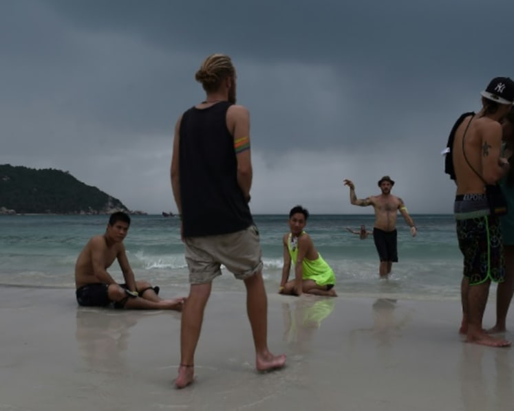 89 foreigners arrested at Thai bar flouting COVID-19 rules