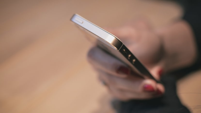 5 cara telefon bijak mengganggu kesejahteraan tubuh badan anda - Anda pernah alaminya? 5 cara telefon bijak mengganggu kesejahteraan tubuh badan anda - Anda pernah alaminya?