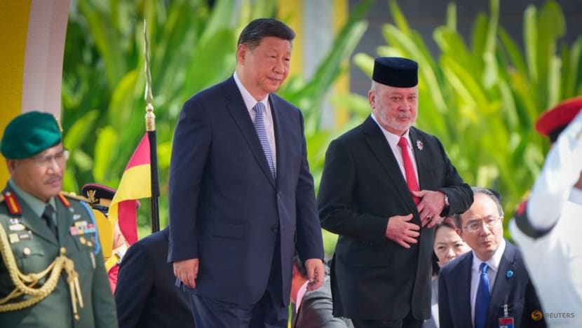 China's Xi meets Malaysian leaders in diplomatic charm offensive China's Xi meets Malaysian leaders in diplomatic charm offensive