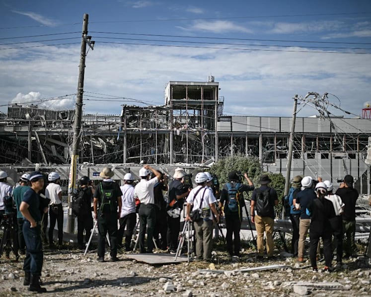 Search ended at mall wrecked by Japan quake blast