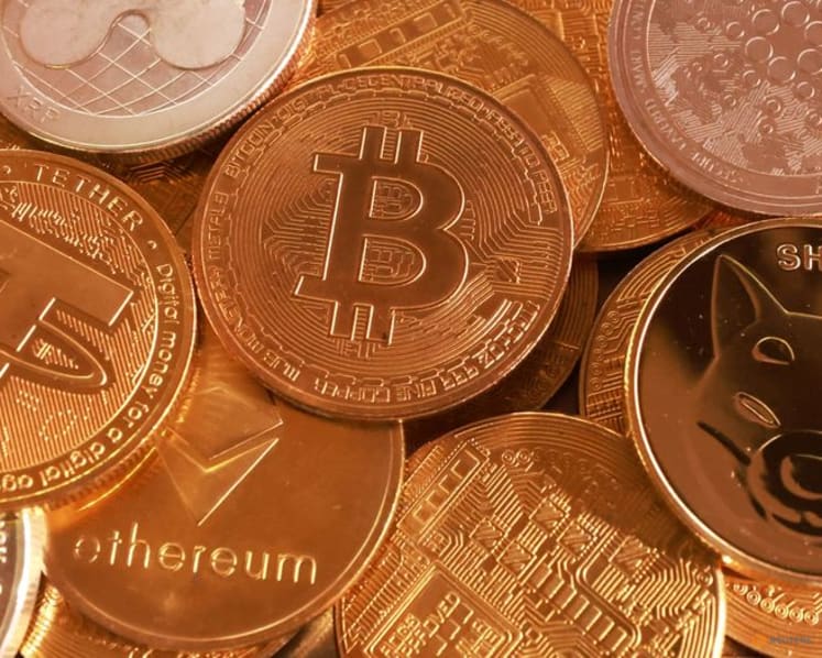 SEC paves way for crypto spot ETFs with new listing rules