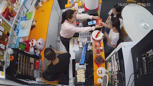 200元澳龙误收2元 顾客发现后返回付余款感动店主