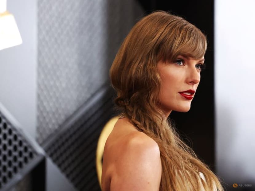 Taylor Swift sells private jet amid flight-tracking dispute