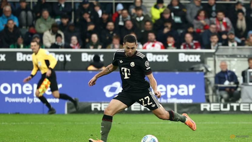 Bayern cruise past Gladbach to extend perfect start