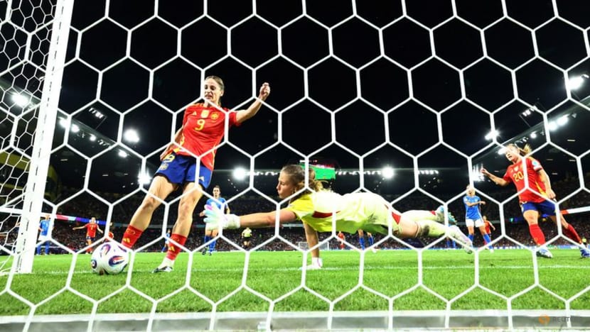 Spain beat Italy 3-1 as both go through to Women's Euros quarter-finals