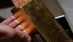 Central banks favour gold over dollar for reserves, WGC survey