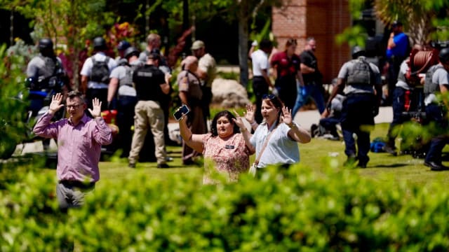 美国佛罗里达州立大学发生枪击案 酿两死四伤