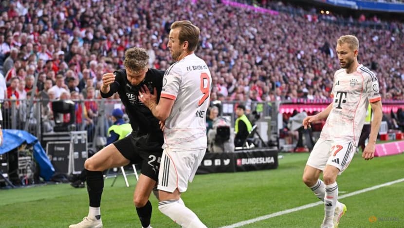 Champions Bayern beat Gladbach 2-0 in Mueller's final home game