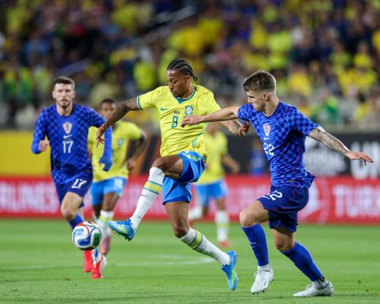 Brazil score twice late on to beat Croatia 3-1 in World Cup tune-up