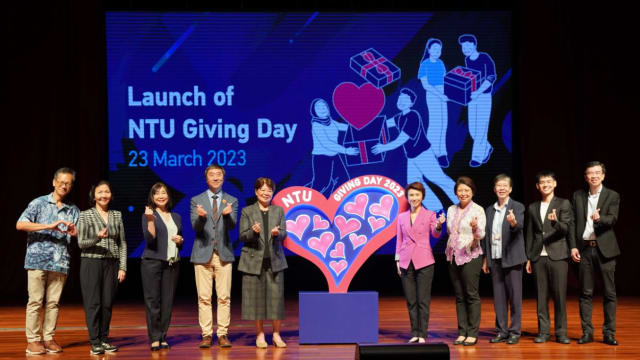 南大举办第二届南大公益日 盼筹集100万元善款
