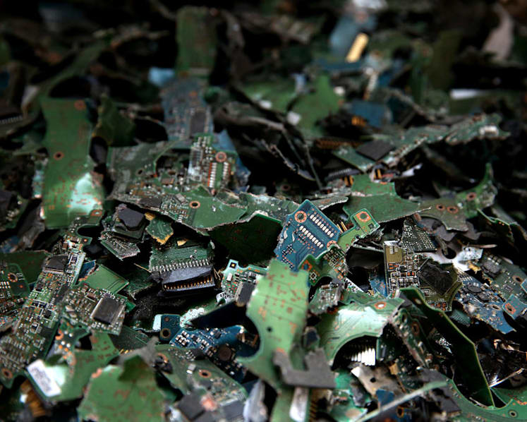 Tackling food and electronic waste, NTU scientists use fruit peel to turn old batteries into new ones