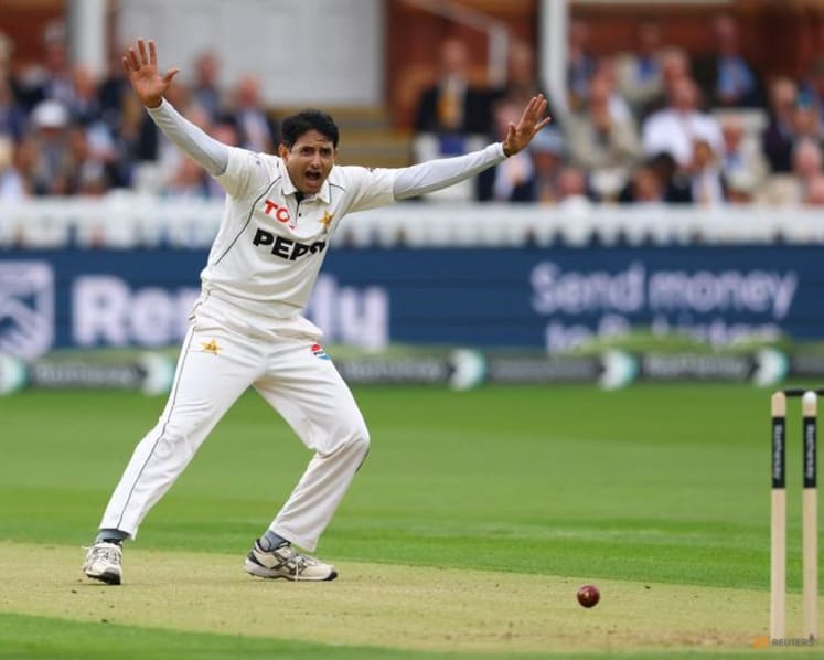 Abbas gives Pakistan slight edge as England battle back at Lord's