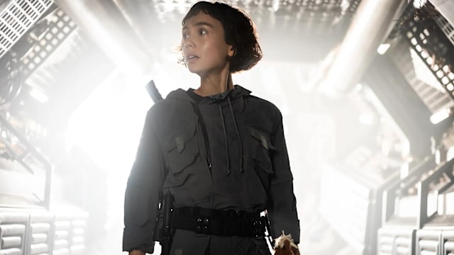 【满城三带黄金甲】“Alien: Earth”：花花草草背后的异形还吓人吗