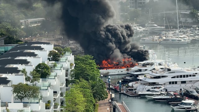 圣淘沙升涛湾游艇失火无人伤 有业者称取消行程损失数千元