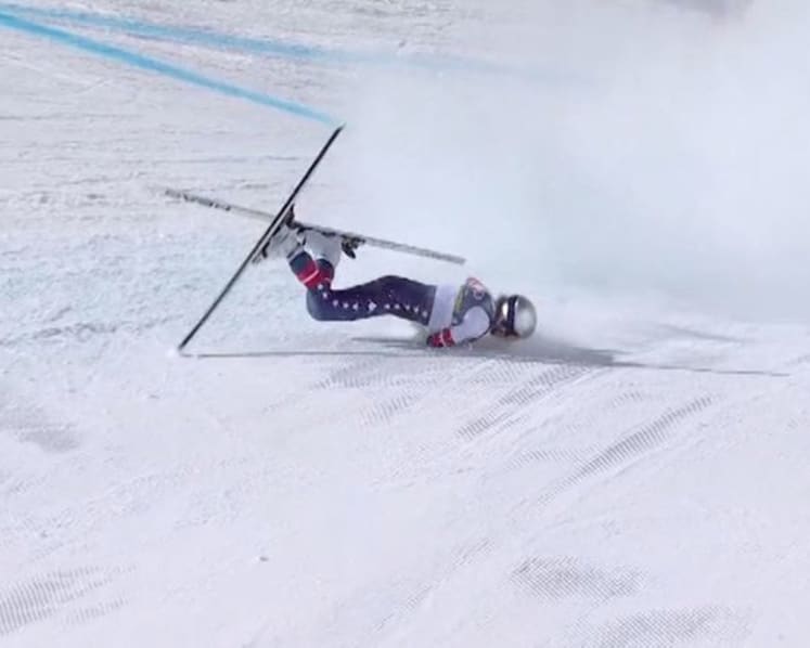 Alpine skiing-Vonn has surgery on broken leg after horror crash in Cortina downhill