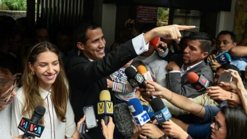 Panglima Angkatan Udara Venezuela ikrar kesetiaan kepada pemimpin pembangkang, Juan Guaido