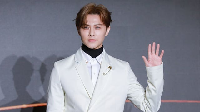 王子陷闪兵、不伦恋风波重挫形象，经纪公司爆离职潮！