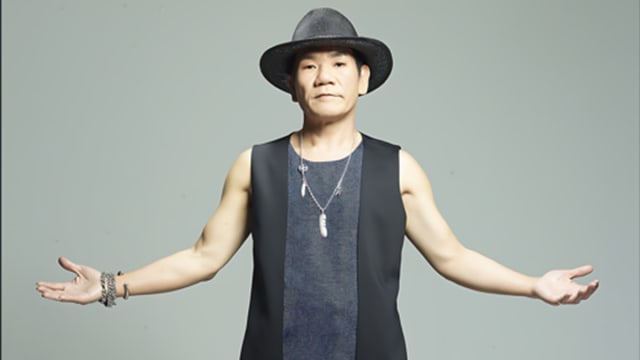 感恩粉丝“三代同堂”来支持，赵传狮城开唱感觉像“老友重逢”！