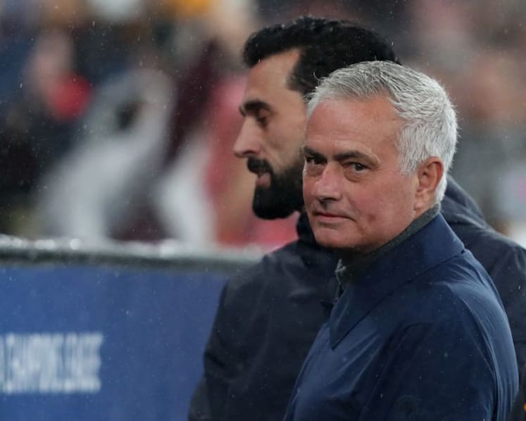 Benfica's Mourinho hails keeper's late goal, Arbeloa laments Real collapse