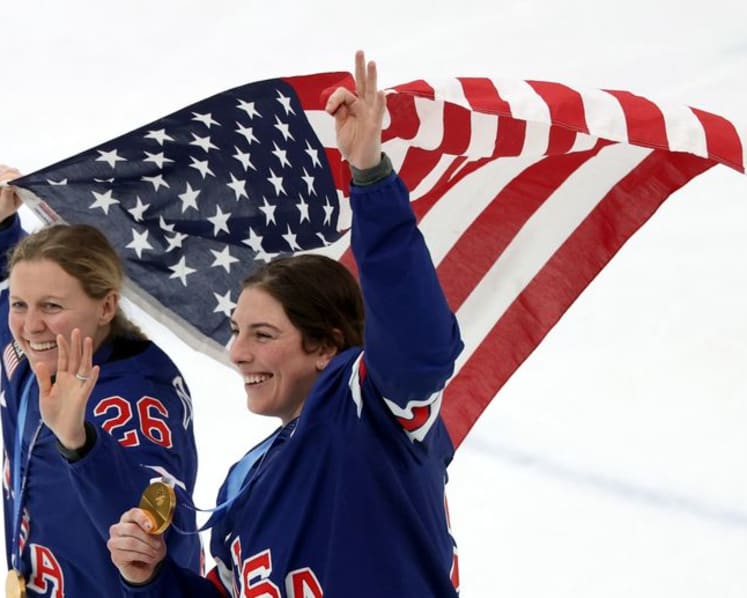 Ice hockey-Captain Knight bows out on a high as US win gold