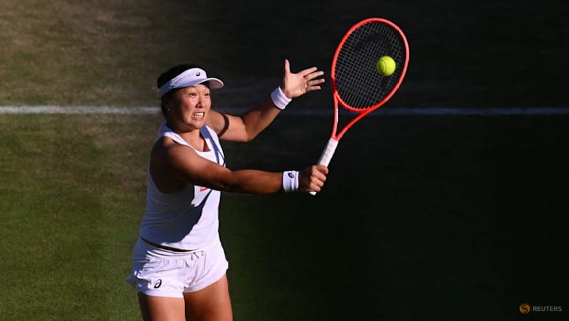 Gauff tames plucky Liu in third round to match best Wimbledon run