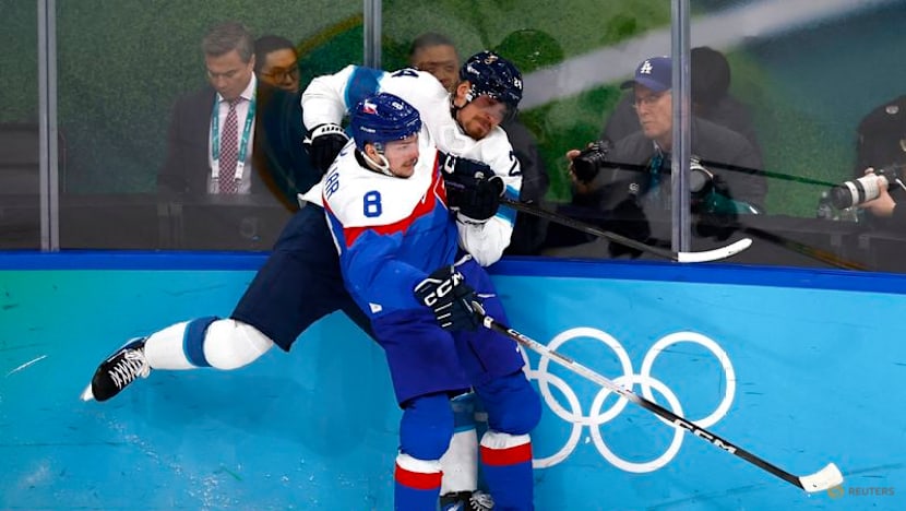 Ice hockey-Finland thump Slovakia to win men's bronze