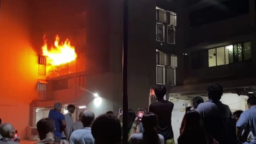 Flat di Toa Payoh Lorong 8 terbakar; penduduk dipindahkan 
