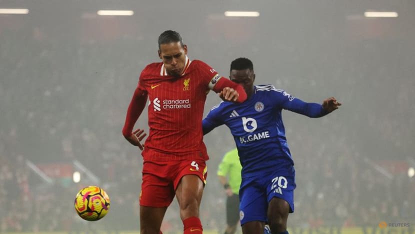 Liverpool go seven points clear, Chelsea drop points, Man City remain in freefall Liverpool go seven points clear, Chelsea drop points, Man City remain in freefall