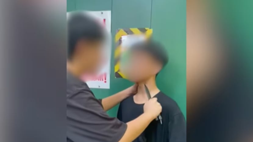 2 remaja didakwa kerana ugut pelajar lelaki dengan pisau