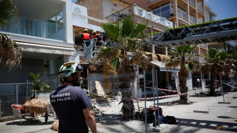 Four dead in restaurant collapse on Spanish holiday island Four dead in restaurant collapse on Spanish holiday island