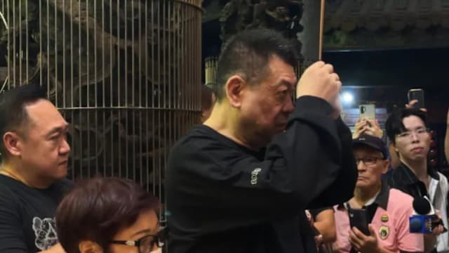被于朦胧称作“爸爸”，孙德荣自责当初选他当练习生出道