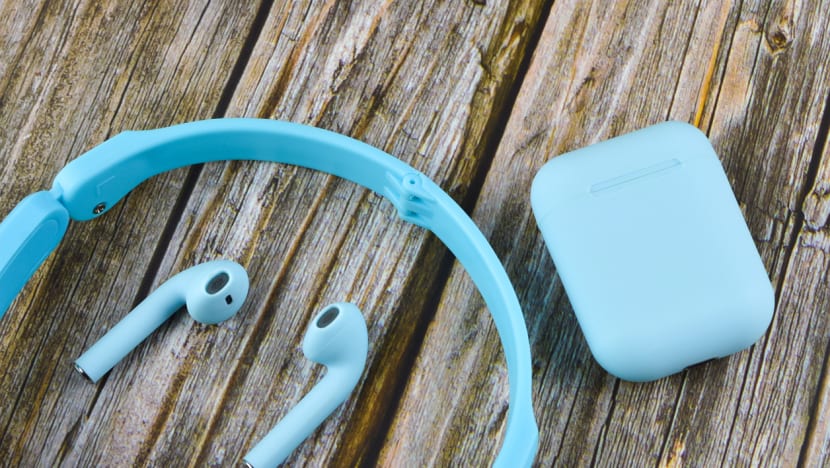 Mitos atau fakta: bluetooth di TWS dan headphone bisa merusak otak? Mitos atau fakta: bluetooth di TWS dan headphone bisa merusak otak?